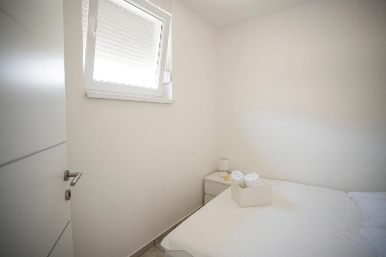 Gavran Apartment Vinjerac Buitenkant foto
